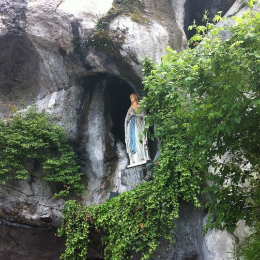 Grotte de Notre-Dame de Lourdes - 23 tips from 1709 visitors