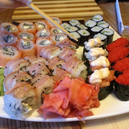 море суши орехово. ролл кани чиз. суши на море фото. на море и на суше. роллы на море.