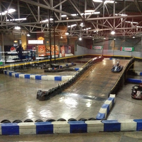 Foto tirada no(a) Formula Kart Indoor por Daniel O. em 5/1/2012