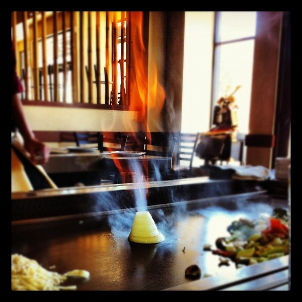 Foto tirada no(a) Sagano Japanese Bistro &amp; Steakhouse por B B. em 6/14/2012