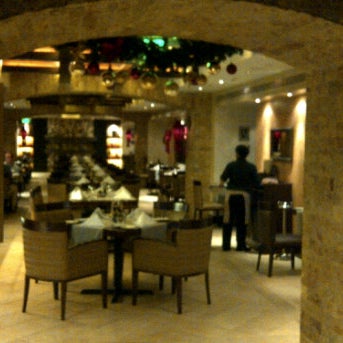 Photo taken at Spaccanapoli Ristorante by Mohammed A. on 1/1/2012