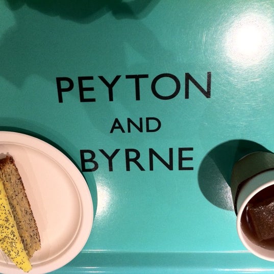 รูปภาพถ่ายที่ Peyton and Byrne โดย Annie H. เมื่อ 7/23/2011