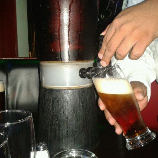 11/19/2011 tarihinde Gerardo A.ziyaretçi tarafından Pint London Bar'de çekilen fotoğraf