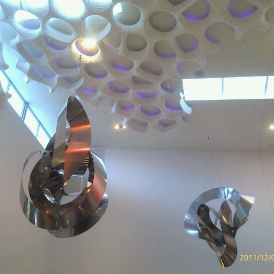 12/4/2011에 Andrew P.님이 ENEX Food Court에서 찍은 사진
