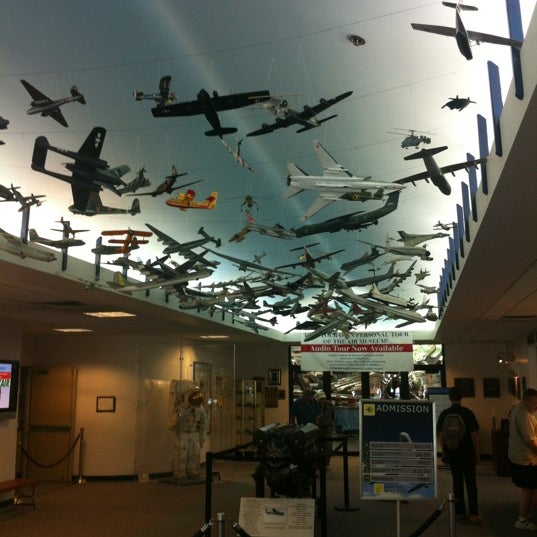 Foto tirada no(a) New England Air Museum por Stephen em 8/21/2012