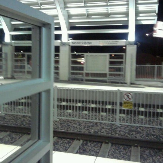 11/18/2011에 Steven G.님이 Market Center Station (DART Rail)에서 찍은 사진