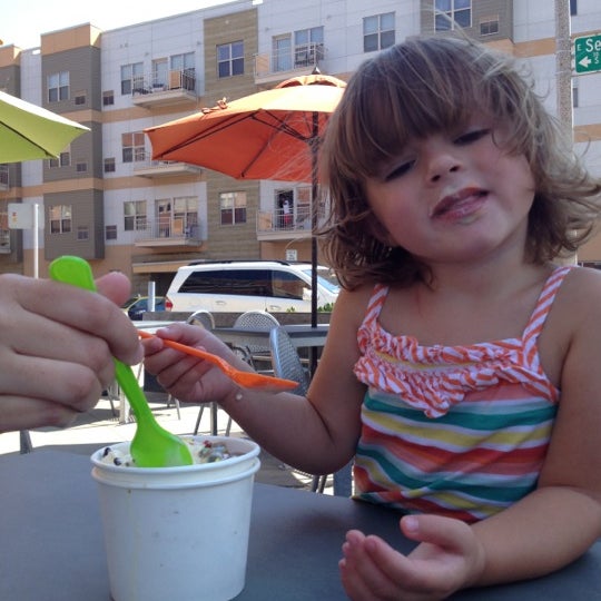 8/30/2012 tarihinde Angela F.ziyaretçi tarafından My Yo My Frozen Yogurt Shop'de çekilen fotoğraf