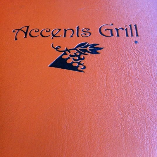 รูปภาพถ่ายที่ Accents Grill โดย Jamie R. เมื่อ 4/27/2012