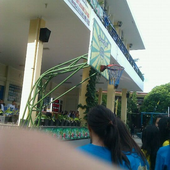 Lapangan Basket SMA Katolik Rajawali