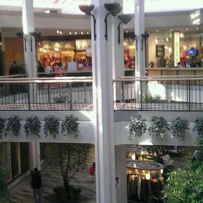 Photo taken at Beachwood Place Mall by Antonio R. on 10/29/2011