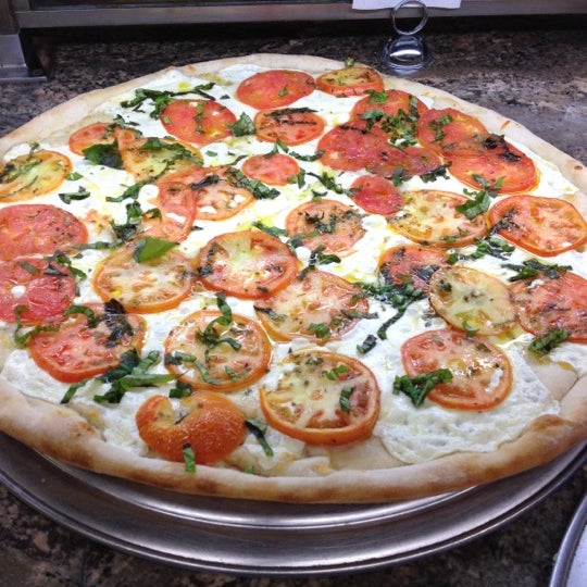 1/4/2012 tarihinde Tina C.ziyaretçi tarafından Previti Pizza'de çekilen fotoğraf