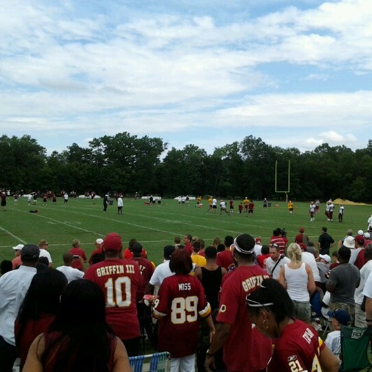 7/27/2012 tarihinde Russellziyaretçi tarafından Inova Sports Performance Center at Redskins Park'de çekilen fotoğraf