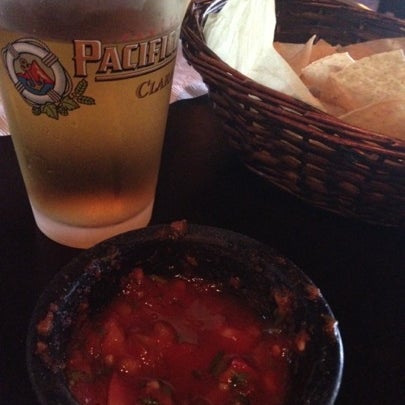 7/29/2012 tarihinde Yumi R.ziyaretçi tarafından Tequilas Cantina and Grill'de çekilen fotoğraf