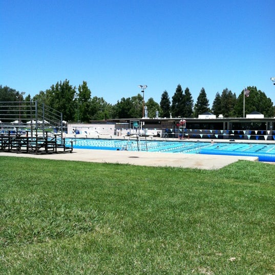 Foto tirada no(a) Heather Farm Park Swim Center por jenny em 7/28/2012.