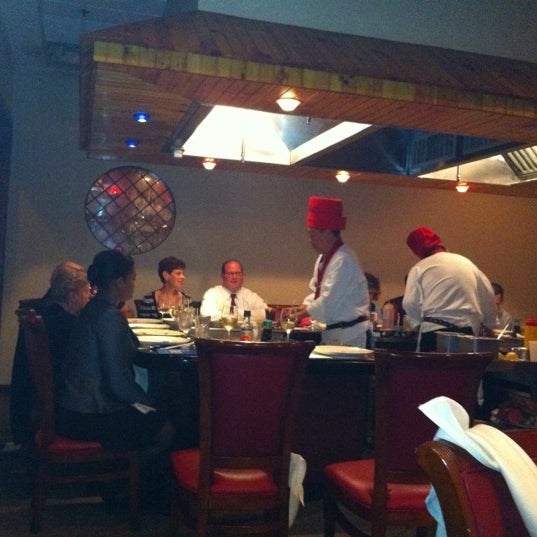 Foto tirada no(a) Fuji Steak House por Irene V. em 9/22/2011
