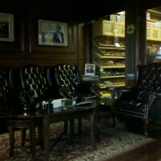 Smoker's Outlet Smoke Shop in Rochester Road