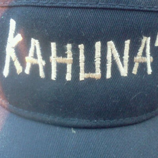 รูปภาพถ่ายที่ Kahuna&#39;s Restaurant โดย Nikki W. เมื่อ 10/11/2011