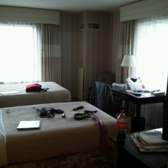 Foto diambil di Hamilton Hotel Washington DC oleh Zach T. pada 7/10/2012