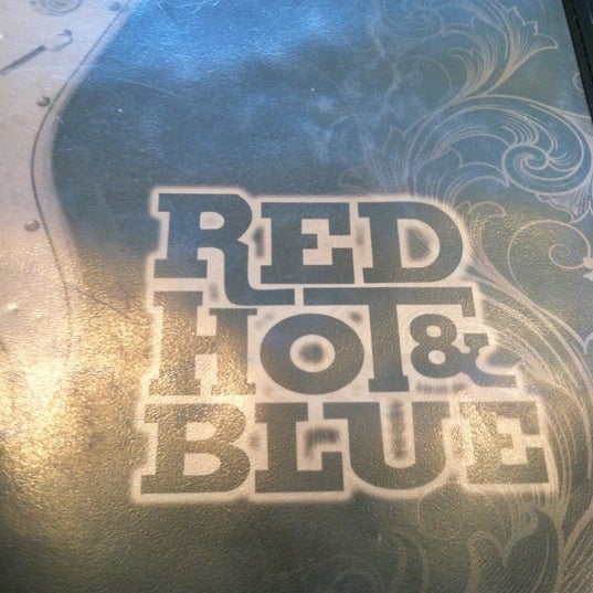 Photo taken at Red Hot &amp; Blue  -  Barbecue, Burgers &amp; Blues by Sandy on 7/6/2012
