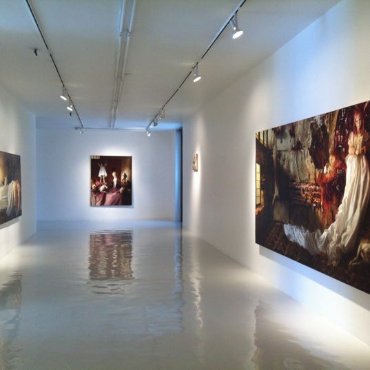 Foto diambil di Galeria Hilario Galguera oleh Luzbel M. pada 2/29/2012