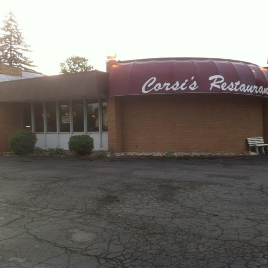 Снимок сделан в Corsi&#39;s Restaurant &amp; Banquet Halls пользователем Thagrrl O. 6/11/2012
