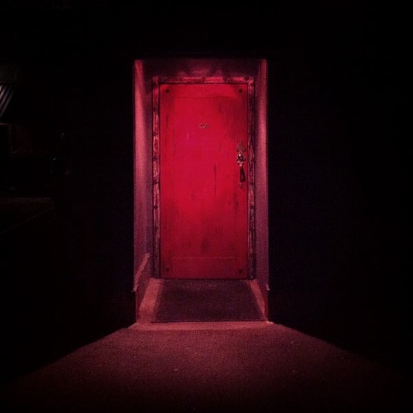 The Red Door Speakeasy In Toluca Lake