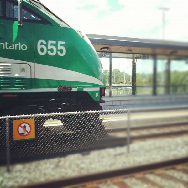 Clarkson GO Station Train Station