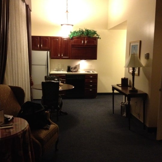 Foto diambil di Hotel at Old Town oleh Michelle R. pada 5/5/2012