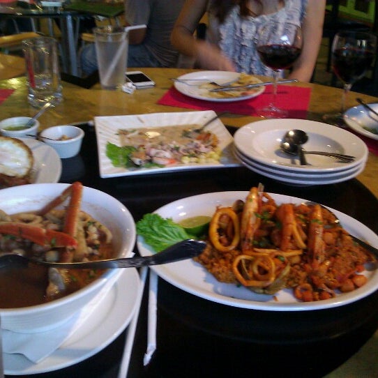 Foto scattata a Isabella&#39;s Restaurant da Thai Hang N. il 8/22/2012