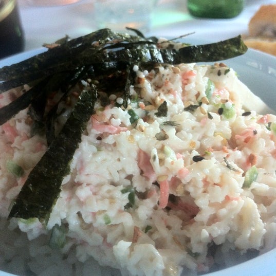 Photo taken at Furasshu Japanese Cuisine by Arim S. on 8/15/2012