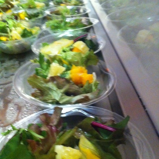 Foto diambil di Mr. Green Healthy Food oleh Gabriel G. pada 4/13/2012