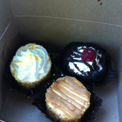 Foto scattata a Pacific Cheesecake Company da Christine C. il 7/27/2012