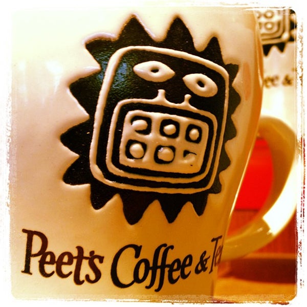 Photo taken at Peet&#39;s Coffee &amp; Tea by Andy H. on 11/3/2011