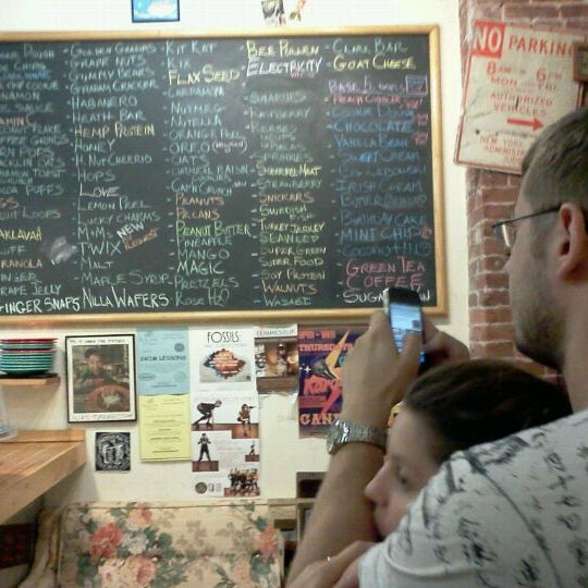 Photo taken at Oh Yeah! Ice Cream &amp; Coffee Co. by Jonathan K. on 8/15/2011