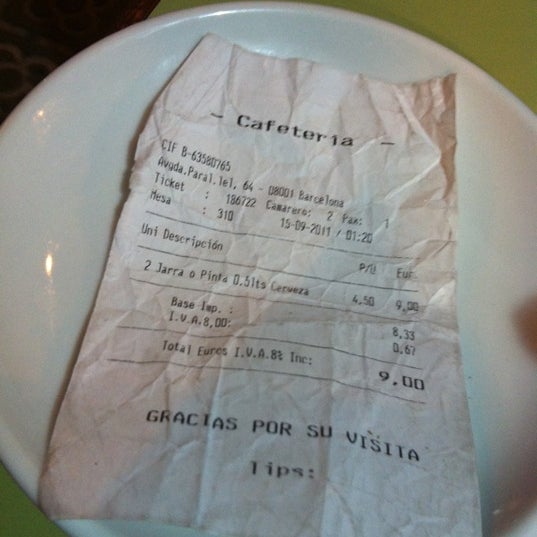 9/17/2011 tarihinde Nuriet E.ziyaretçi tarafından Antic Cafè Espanyol'de çekilen fotoğraf