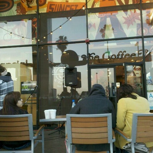 รูปภาพถ่ายที่ The Coffee Bean &amp; Tea Leaf โดย rachel เมื่อ 2/29/2012