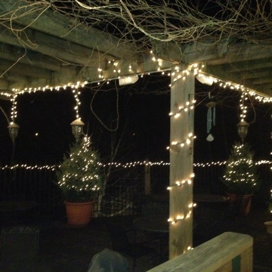 Charley's Waterfront Cafe Farmville'de Kafe