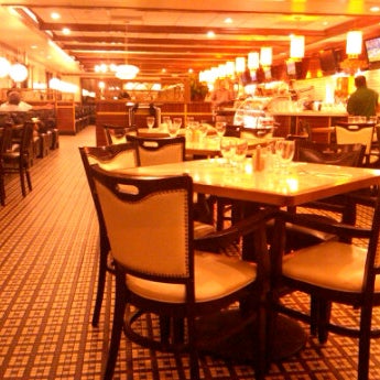 Foto scattata a Colonial Diner da Debra F. il 11/15/2011