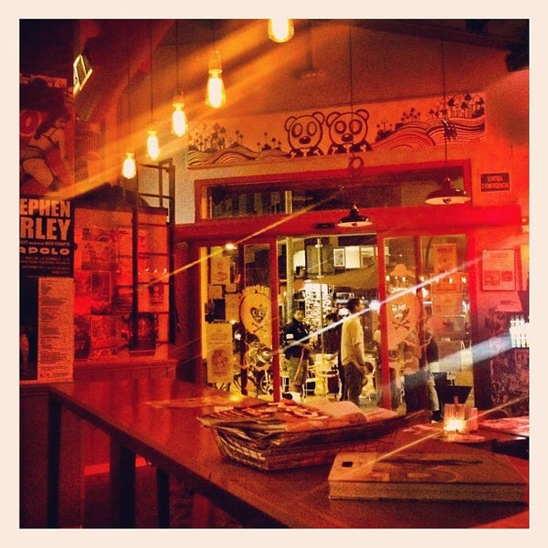 รูปภาพถ่ายที่ Apolo Diner โดย Miguel G. เมื่อ 7/7/2012
