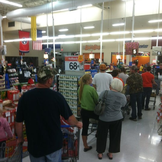 Walmart Supercenter Dyersburg'da Hipermarket'da fotoğraflar