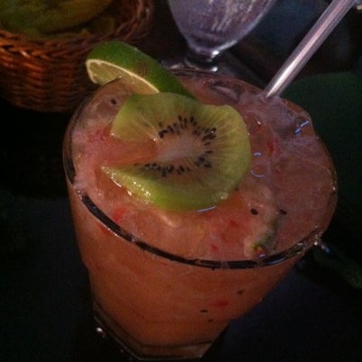 Das Foto wurde bei Mancora Peruvian Restaurant &amp; Bar von Ella E. am 7/29/2012 aufgenommen