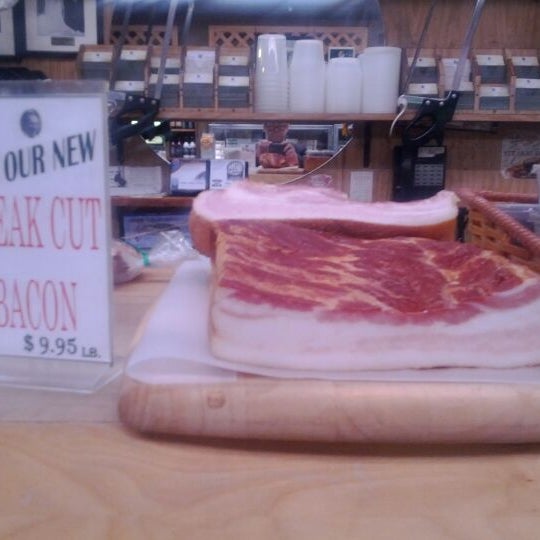 Photo taken at Ottomanelli Bros by Fred W. on 1/7/2012