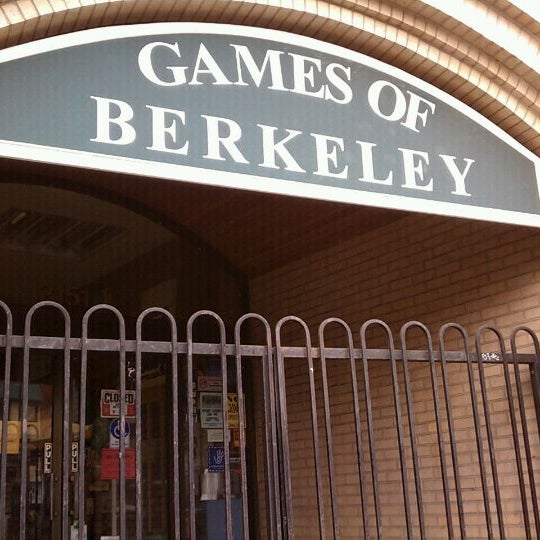 รูปภาพถ่ายที่ Games of Berkeley โดย Rachel C. เมื่อ 1/2/2012