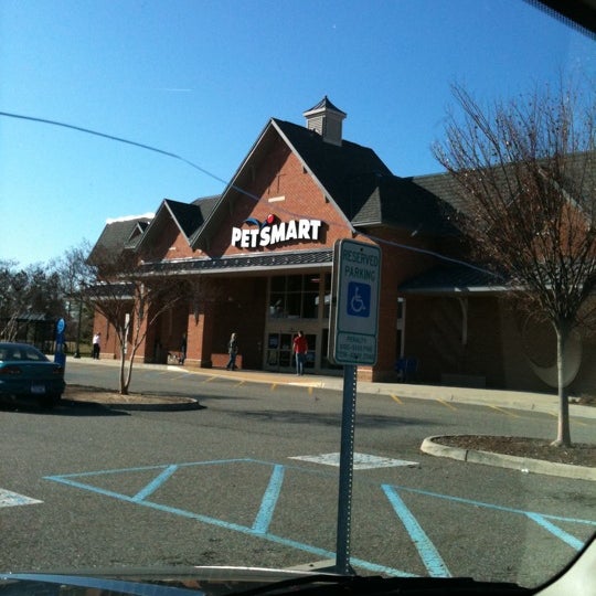 PetSmart Pet Supplies Store in Williamsburg