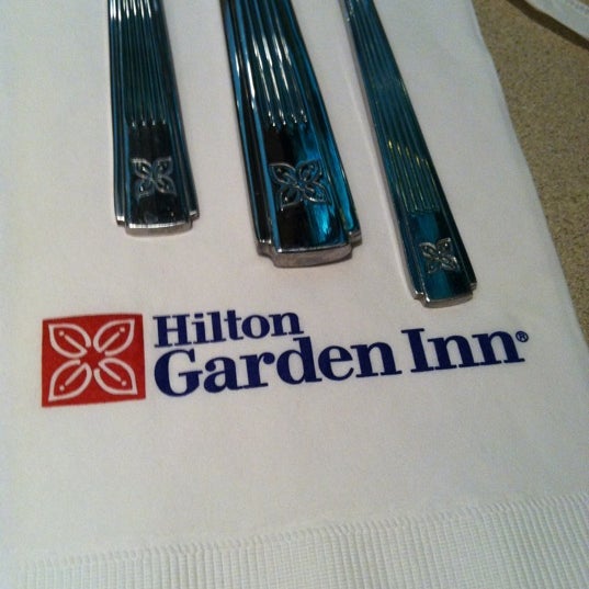 Foto diambil di Hilton Garden Inn oleh Toss pada 12/23/2010