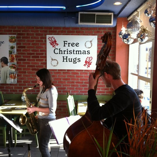 12/24/2011에 Jgreenz님이 Orange Café에서 찍은 사진