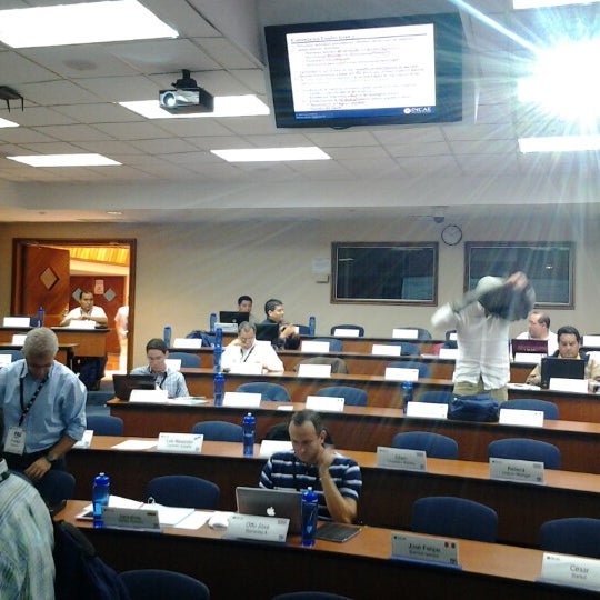 รูปภาพถ่ายที่ INCAE Business School โดย Andrey E. เมื่อ 7/12/2012