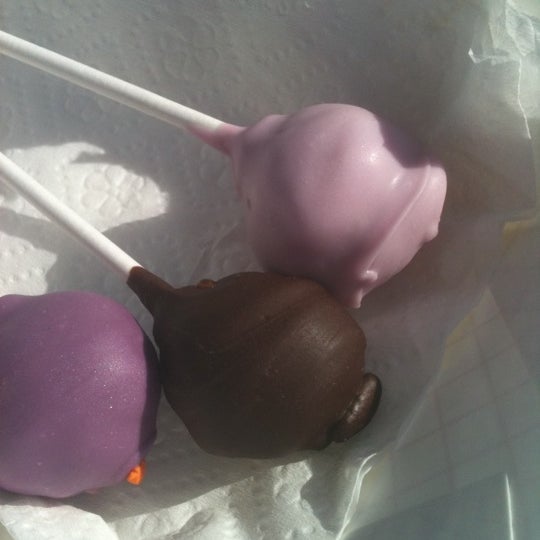 Cake Pops... Get one free when your newbie and chking into #4Sq. VERY tasty snack!