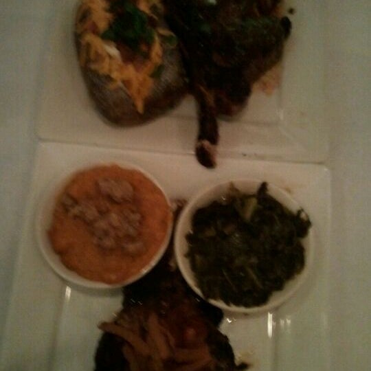 Das Foto wurde bei Char Restaurant von Ms. Carolyn E. am 1/29/2012 aufgenommen