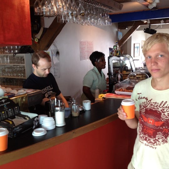 7/13/2012 tarihinde Friðrik Már J.ziyaretçi tarafından Café Haiti'de çekilen fotoğraf